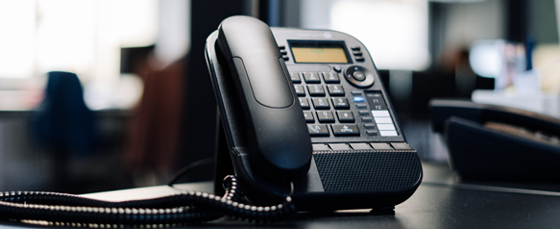 Altibox-Bedrift-Kundeservice-temabilde-telefoni