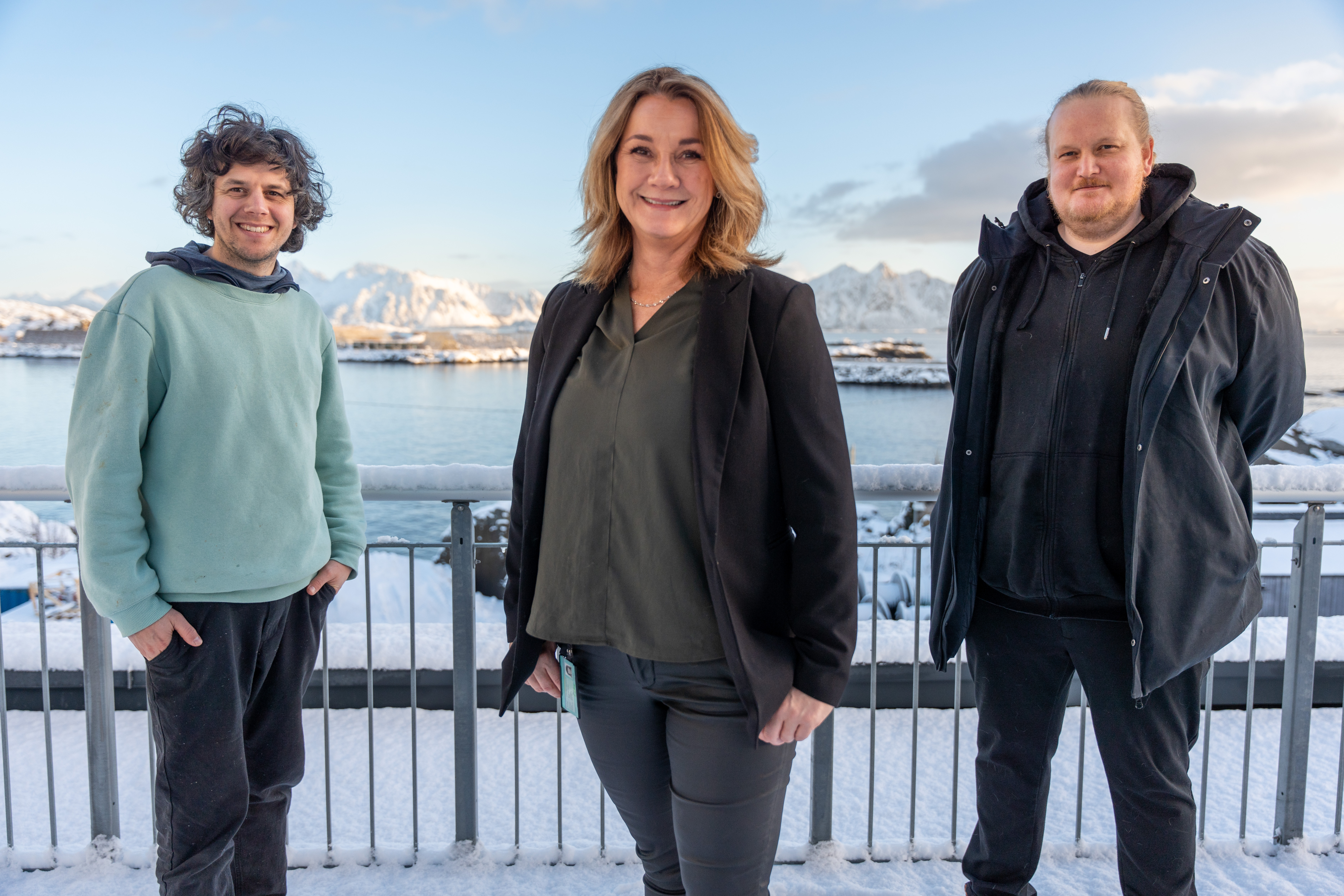 Trine Husjord i Lofotkraft Bredbånd leverer<br> linjene til Inge og Yngvar i Lofoten Film Collective.