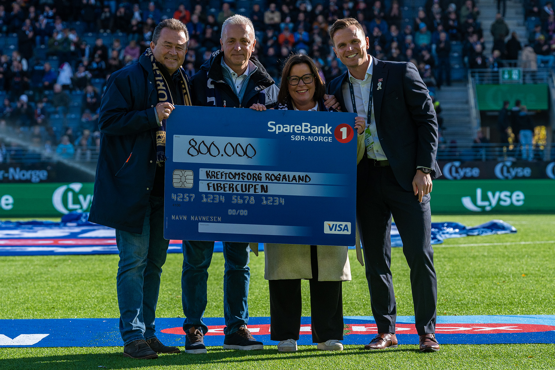 Utdeling av pengesjekk til Kreftomsorg i Rogaland